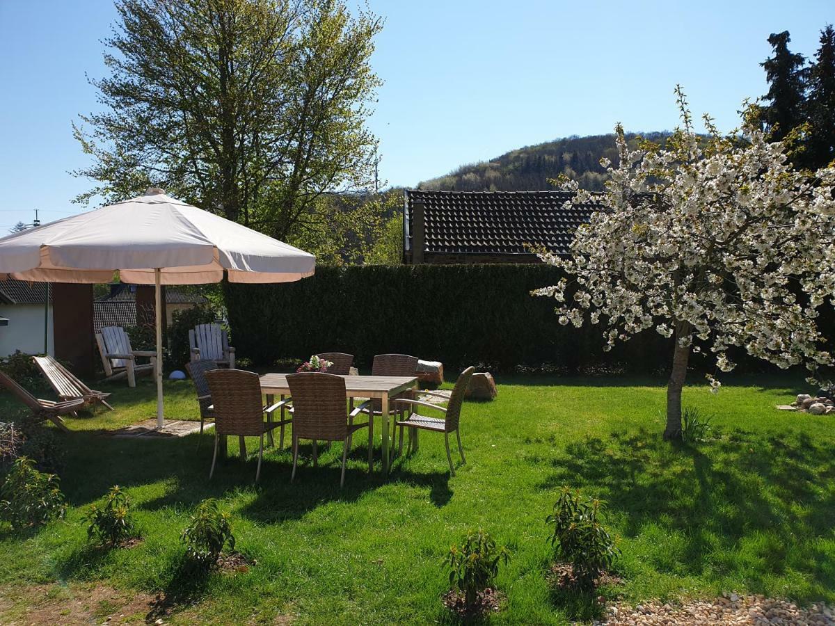 Eifelbluemchen Hotel Heimbach Exterior foto